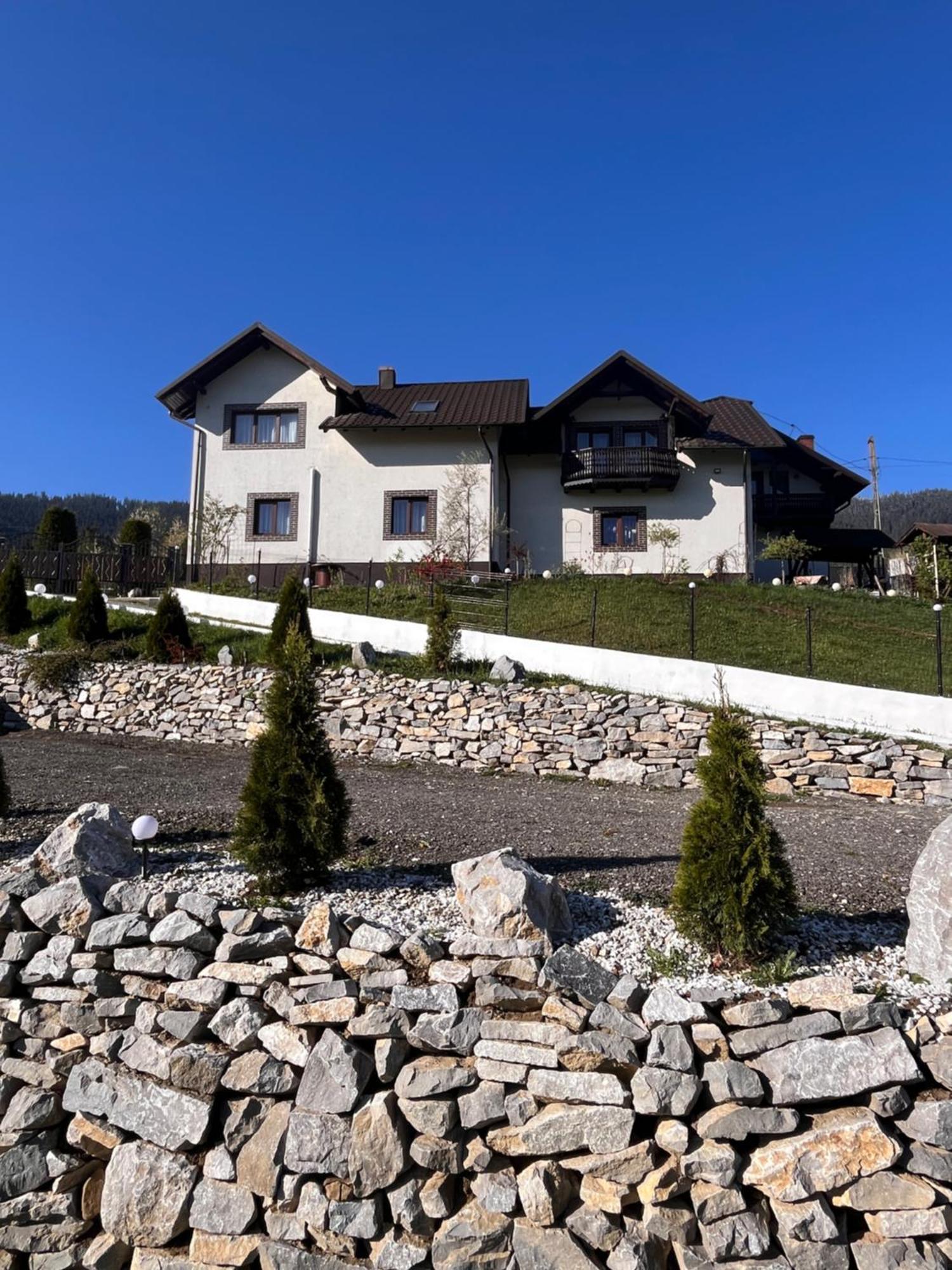 Casa De Pe Deal Sadova  Exterior photo