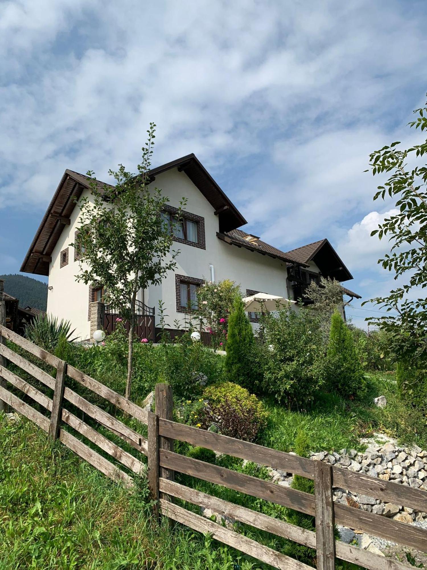 Casa De Pe Deal Sadova  Exterior photo